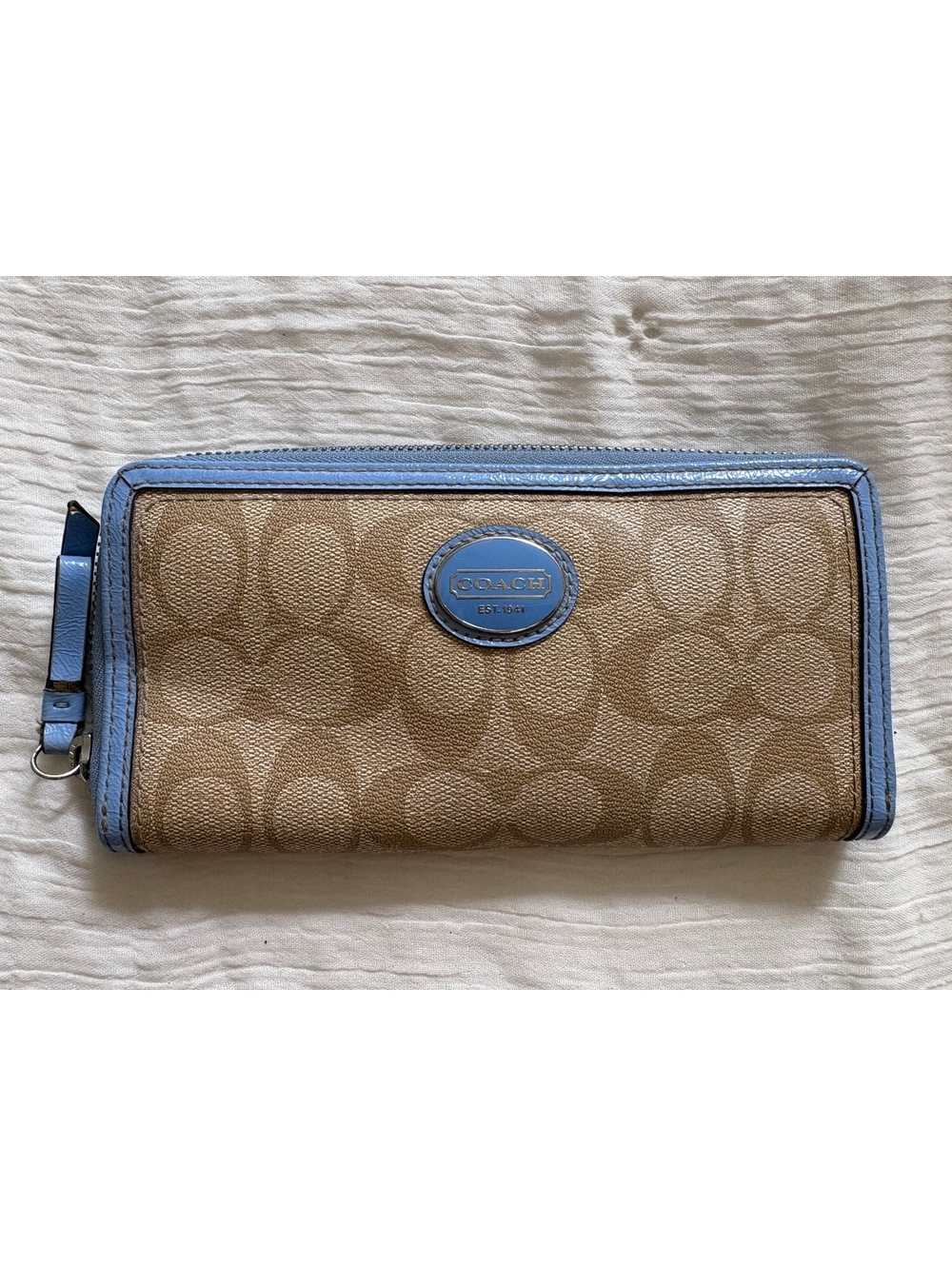 Coach Signature Tan Blue Patent Leather Zip Around Wristlet Wallet Large